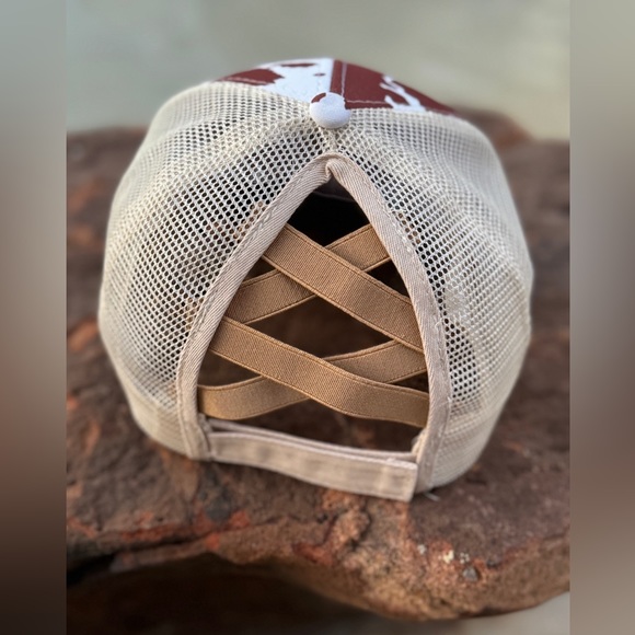 NEW! Horseshoe & Flowers Patch Hat - Picture 5 of 6